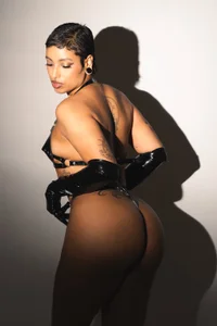 LollaByer Sexy Miss! Pic 5