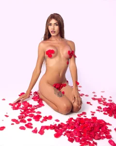 Amira_BabyHotPublic图片 3