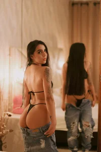 ZarianaEvanz take me to your bed Pic