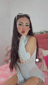 nathalia_pink welcome to my room Pic 2