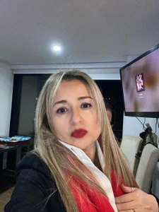 Do you want a hot girl like me? and professional🔥 de Tamara-Hall  5 Imagens