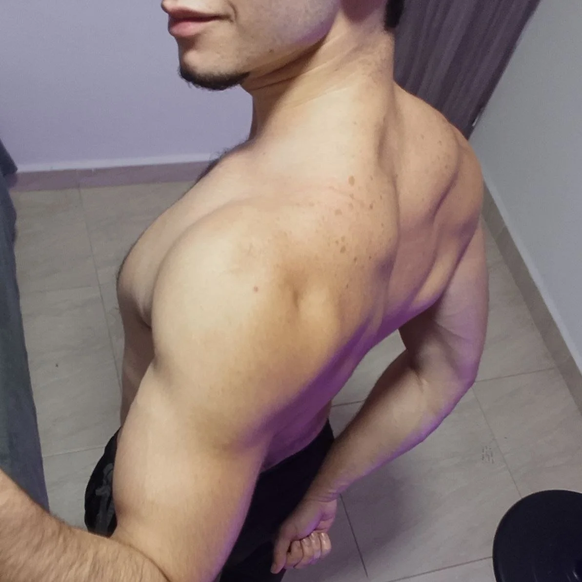 صور isaacblaze_ الرائجة  8915