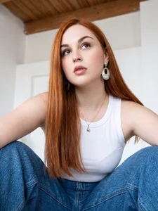 VanessaSee Public Pic 3