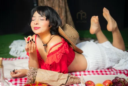 chloe_watson_ a nice day for a picnic 🎆 صورة واحدة|chloe_watson_ a nice day for a picnic 🎆 صورتان|chloe_watson_ a nice day for a picnic 🎆  صور|chloe_watson_ a nice day for a picnic 🎆  صورة