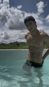 My Body de CHR58_  2 Imagens