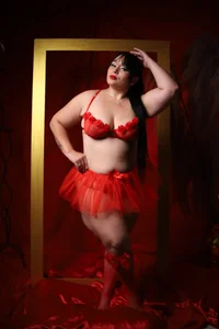 Keyla_Smitth crimson red Pic 5