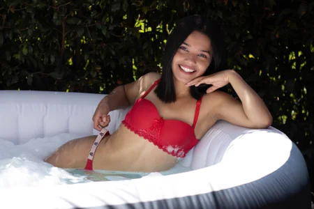 BelhaLawuoのJACUZZI AFTERNOONの 4枚の写真