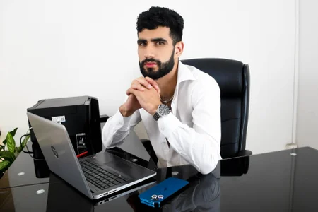 Ethan__WalkerのOffice man.の 3枚の写真