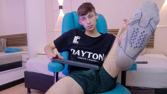 Max_saenz Your naughty and good boy its here 😈👻 Foto 6