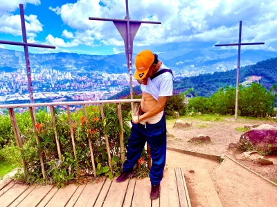 Hot day on the hill of the three crosses 🏔️🌄🔥 de Alex_bigcock11_  5 photos