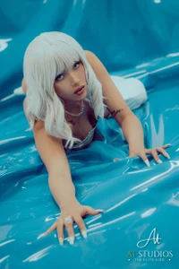 evamoretti White and Blue Bilde