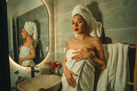 RubyStones__'s Bathroom Stories Sex Photo 1