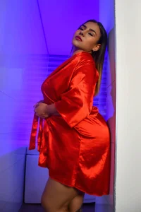 MartinaWestt Public Pic 3