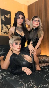 IndestructibleLily Sexy Queens! Pic 2