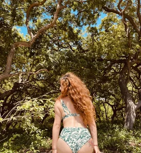 Cassandra_Caiin Vacations 🦀🌴🌊 Pic 4