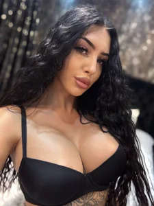 SalmaJade A curly test Pic