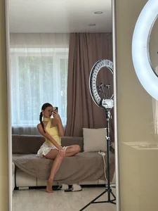 Honey_Alicia Look at me รูป  2