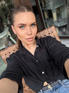 _LilyMoon_ Public Pic 4