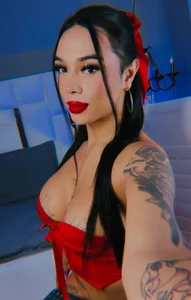 tinaqueen_noaのDangerously Red🌹の枚の写真