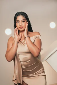 AlyssaDean SHINE Pic 3