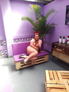 Diana_Lozano Merry Christmas Friends Pic 3