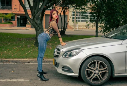 AllissaBrowm casual Pic 2