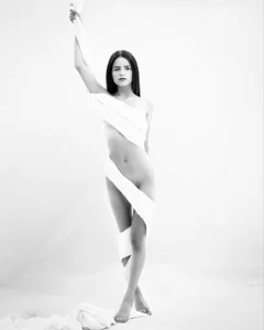 chrystal_js Black and White ♥ Pic 5