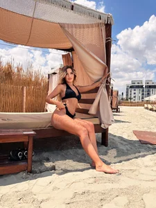 zoey_marie sun and beach Poză 8