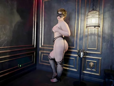 Happy curves de PassionaS  2 Imagens