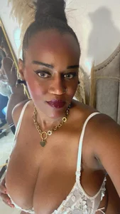 yumi yumi de LiraRusso  4 photos