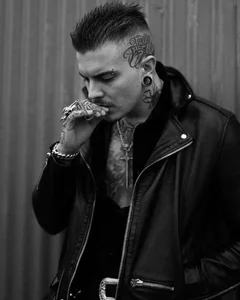 Me de Sinner___  5 Imagens