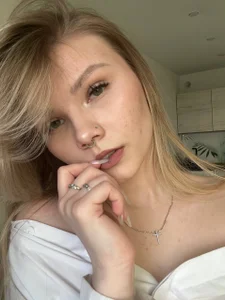 HazelCuomo Public Immagine  6