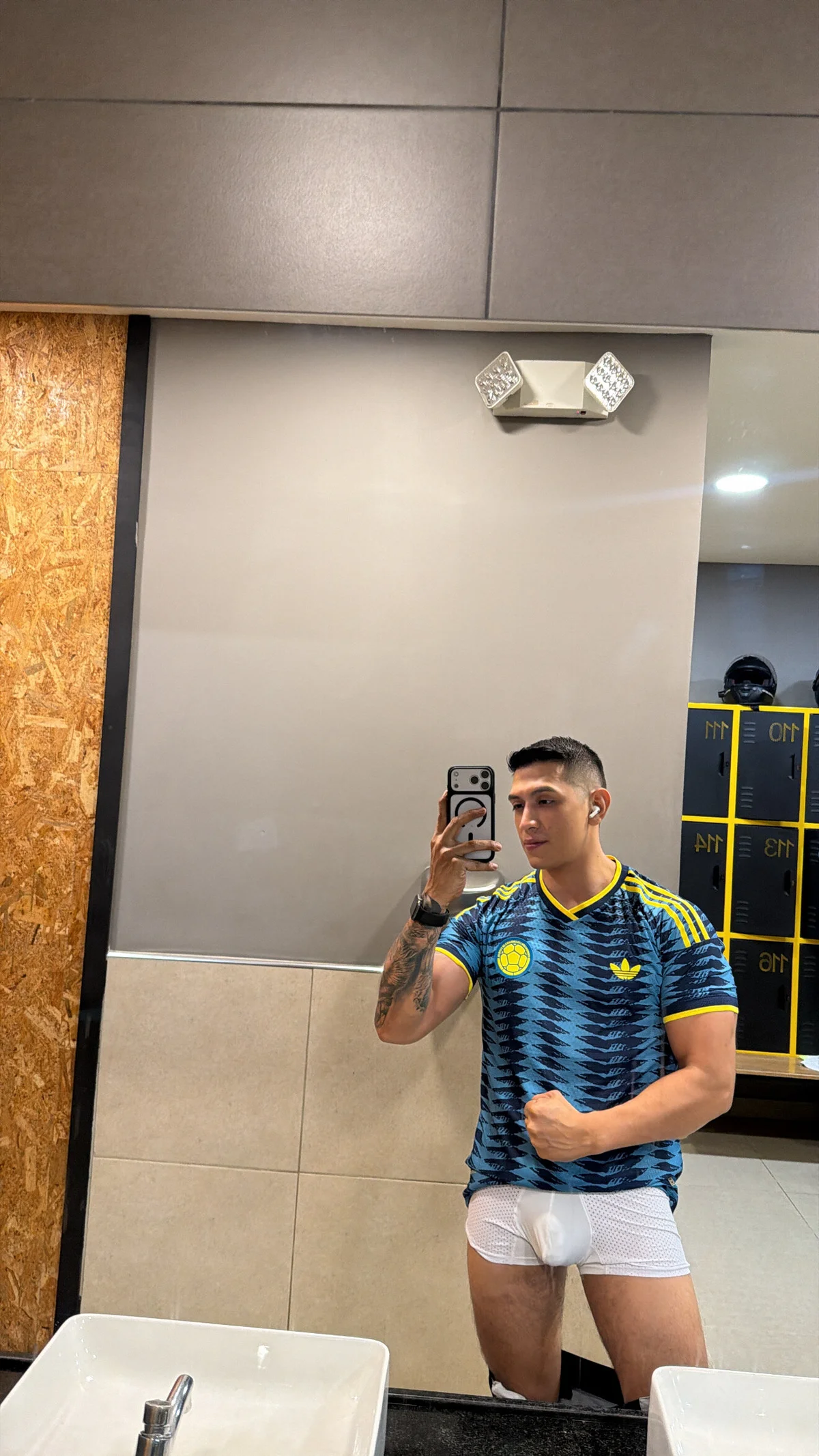 Foto em tendência de OliverWest04 1289