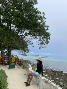 Lucas_eevans The sea heals everything. Hình 5