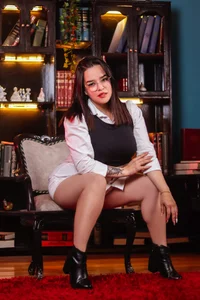 Alina_Bond Public Pic