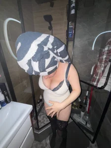 Mia_Brackenridge26 shower time Pic 2