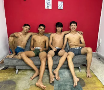 CHILLBICREWX all group صورة واحدة|CHILLBICREWX all group صورتان|CHILLBICREWX all group  صور|CHILLBICREWX all group  صورة