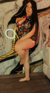 Sarai_HoneeyDo you like what you see? 💗图片 2
