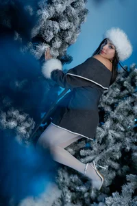 NaomiSainz Intimate Christmas: The Gift of Sensuality Pic 2