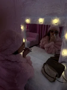StellaLawless Fluffy Foto 2