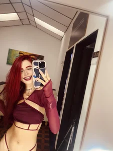 april_jones05 🍷❤️  4. fénykép