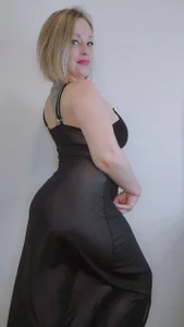 Tilly_Eliot dreamy milf 🖤 Pic 4