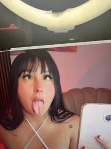 iraide_castro Come play with me Gambar