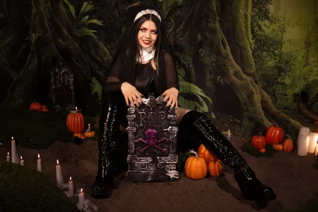 ViolettGreyy Happy halloween Pic 5