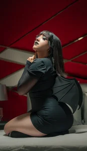 Charlotte_Myers Mavis' Dark Charm: Portraits of a Modern Vampire 🧛‍♀️🖤 Pic 2