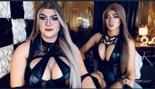 SeductiveElegantTS Public  2টি ছবি