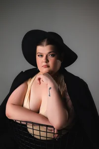 Mia_Ray kullanıcısının Woman Fatale Curves albümü -  6 fotoğraf