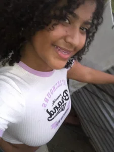 Public od _CURLY_DOLL_  3 snímek