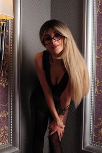 Katty__lights's Your personal psychologist is ready, lie down next to me Sex Photo 1