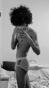 Hung__bottoM Public Foto 3